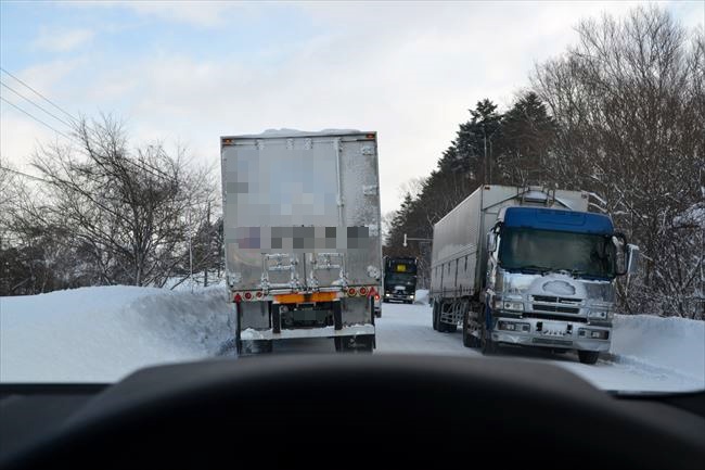 雪が降った後の日勝峠（入口）