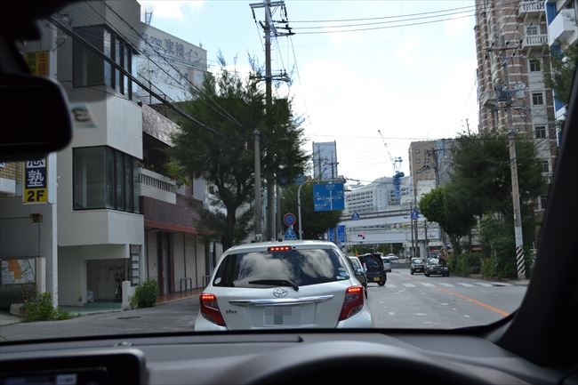 C-HR ハイブリッド　街中走行