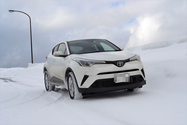 トヨタ　C-HR　S-T（4WD）