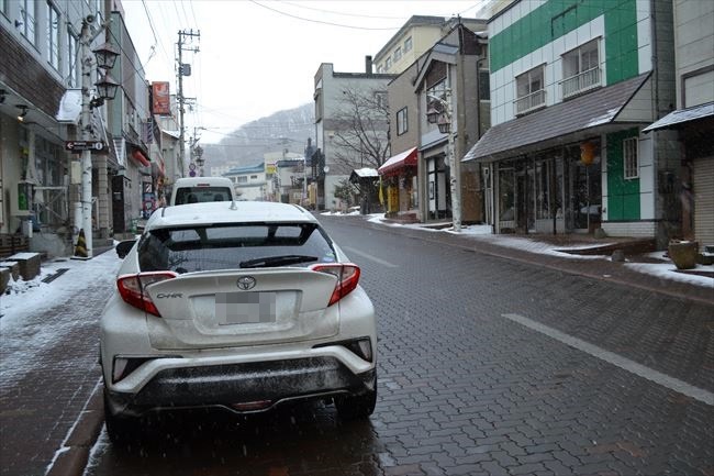 トヨタ　C-HR　リアから